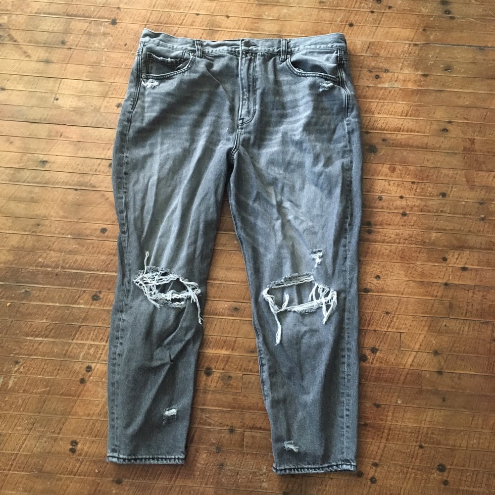 American Eagle black distressed mom jeans, size 20